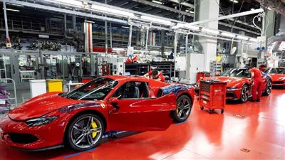 فيراري تكشف عن سيارتها الكهربائية الأولى