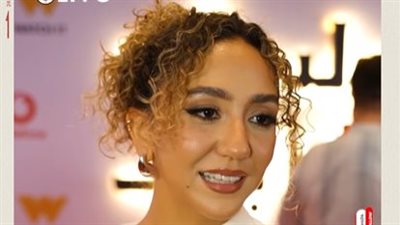 زينة أشرف عبد الباقي عن تكرار تعاونها مع والدها: بفصل بين أنه أبويا وفنان.. وبيديني مساحتي ومكانتي في اللوكيشن