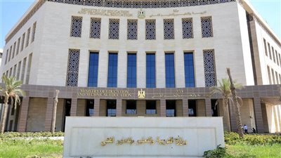 خطوة رقابية تمنح الوزارة إدارة كاملة للمدرسة.. ماذا يعني الإشراف المالي والإداري على المدارس المخالفة؟