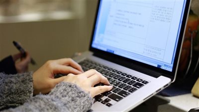 أفكار مشاريع صغيرة من المنزل برأس مال بسيط وربح يومي.. 4 تجارب ملهمة