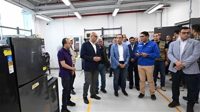 خلال زيارته لمركز البحوث والتطوير بمجموعة العربي.. مدبولي يشيد بالجودة والتطور التكنولوجي للصناعة المصرية