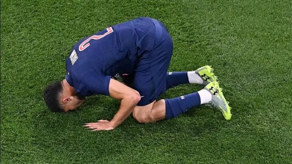 أشرف حكيمي لاعب فريق