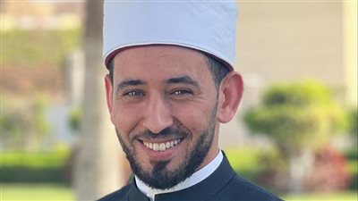 شبّه الزوجات بالقطط.. الشيخ عبد الله الأزهري يثير الجدل عبر فيسبوك: قبل ما تتجوز تربي قِطة لمدة شهر
