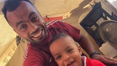 والد طفل غزة لـ القاهرة 24 بعد تلبية أفشة طلبه: أحلم بعلاج أخي في القاهرة