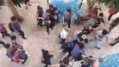 نمط متكرر يهدد مناخ التعليم.. تزايد وقائع التعدي على المعلمين داخل المدارس 