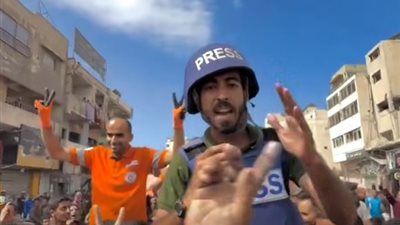 كما فعلوا مع أنس.. رفعوا صالح الجعفراوي على الأعناق قبل يومين من استشهاده وهو يعلن انتهاء الحرب