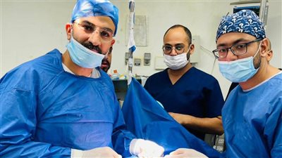 بعد جراحة معقدة استمرت 4 ساعات.. مستشفى جامعة الأزهر بأسيوط ينقذ رضيعا عمره 7 أيام 