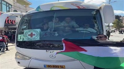 وصول الأسرى الفلسطينيين المحررين إلى رام الله