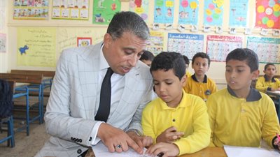 وكيل تعليم الجيزة يحذر: المدرسة قلعة نظام وأي خلل سيُقطع من جذوره