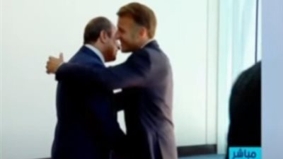 الرئيس السيسي يستقبل قادة الدول المشاركين في قمة شرم الشيخ للسلام.. وسلام حار مع ماكرون