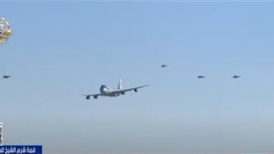 مقاتلات مصرية من طراز F-16 ترافق طائرة ترامب بعد دخوله الأجواء المصرية