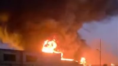 إصابة حالتين باختناق في حريق مصنع فايبر بالقليوبية