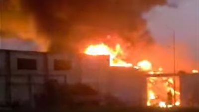 آثار حريق مصنع فايبر في القليوبية| صور