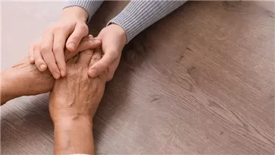 مريض خرف غير لفظي يحقق تحسنًا غير متوقع بعد التواصل بلغته الأم