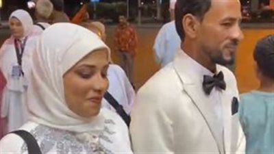 من الأقصر إلى حضرة النبي ﷺ.. عروسان يبدآن حياتهما الزوجية بعمرة وزيارة المدينة