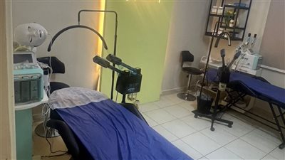 الصحة تغلق مركزًا غير مرخص للتجميل في مدينة نصر تديره منتحلة صفة طبيب