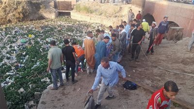 كان يُقل تلاميذا.. ارتفاع عدد ضحايا حادث انقلاب تروسيكل بمصرف مائي في أسيوط إلى 5 وفيات 