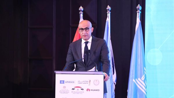 محمد عبد اللطيف وزير