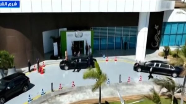 وصول الرئيس السيسي