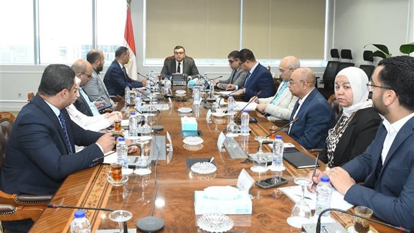 جانب من اجتماع وزير