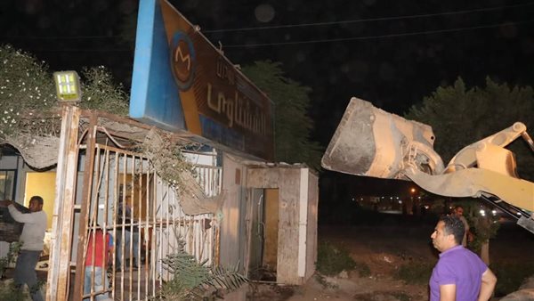 محافظ القليوبية يزيل