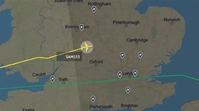 هبوط اضطراري لطائرة وزير الدفاع الأمريكي في لندن بسبب تصدع بالزجاج الأمامي