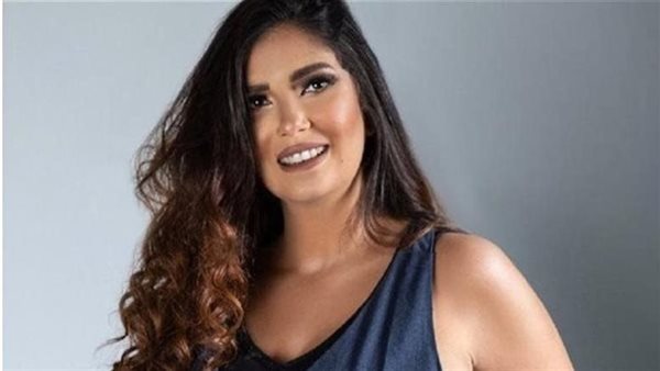 الفنانة بسنت النبراوي