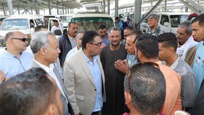 السكرتير العام المساعد ببني سويف يتفقد المواقف ومحطات الوقود بعد تحريك الأسعار