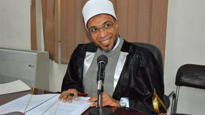 الشيخ محمد أبو بكر يحصل على درجة الماجستير بتقدير ممتاز مع التوصية بالطبع والنشر بين الجامعات