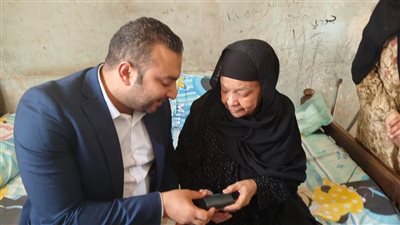 تسليم سماعات طبية لكبار السن بالأقصر ضمن حملة نرعاك تسمع