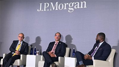 رئيس الرقابة المالية يبحث مع كبار المستثمرين في واشنطن فرص تعزيز جاذبية السوق المصرية