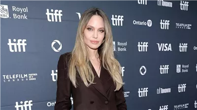 دراسة: ضرورة خضوع الرجال الذين يحملون جين أنجلينا جولي لاختبارات للكشف عن سرطان البروستاتا 