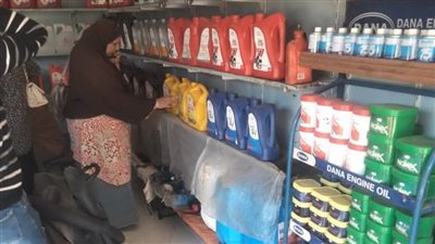 ضبط مخالفات وزيوت مجهولة المصدر وتحرير 11 محضرًا متنوعًا خلال حملات تموينية ببني سويف