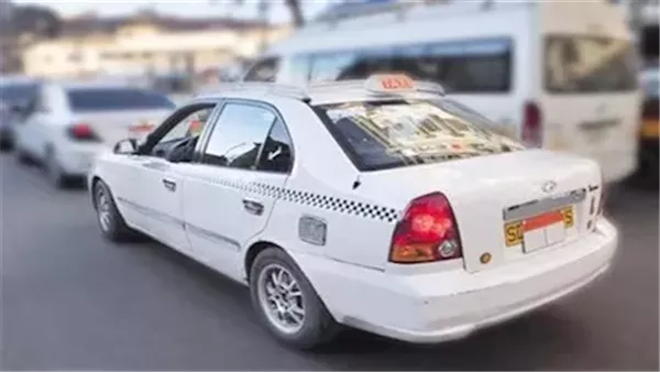 التاكسي الأبيض 