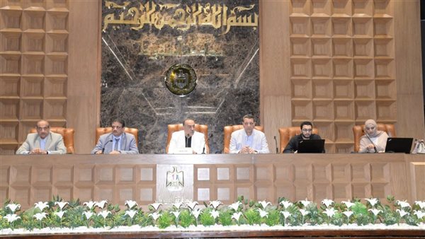 محافظ أسيوط خلال