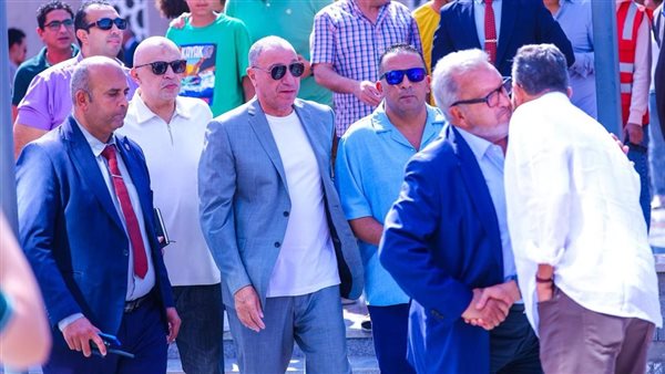 الخطيب وسط أعضاء