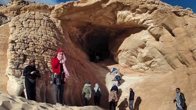 عين الديناصور بنويبع.. كنز طبيعي ساحر في قلب جنوب سيناء| صور