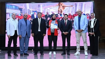 وزير الرياضة يكرم منتخب شابات اليد.. ويحفز منتخب 2008 قبل السفر للمونديال