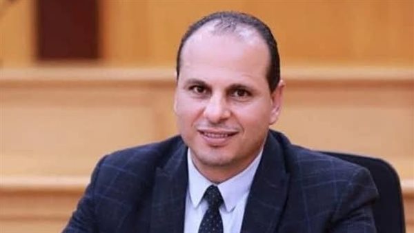 الدكتور نبيل محمد