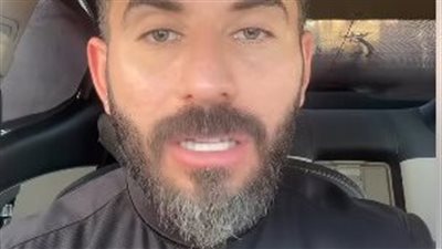 البلوجر محمد النجار: أبويا مات بسبب خطأ طبي والطبيب كان بيشخص حالته في التليفون