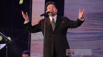 بحضور ماجدة زكي.. هاني شاكر يرفع شعار كامل العدد في حفله الأخير بدار الأوبرا