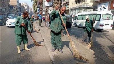 نظفوا الشوارع وماخدوش حقهم.. شكاوى من عمال نظافة الأميرية ضد شركة المصطفى بسبب تأخير المرتبات وخصومات مفاجئة| خاص