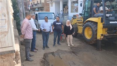 إصلاح انفجار خط مياه رئيسي بصفط جدام في تلا بالمنوفية