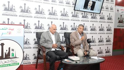 وطنيات جمال بخيت في أمسية شعرية بمعرض الأقصر للكتاب