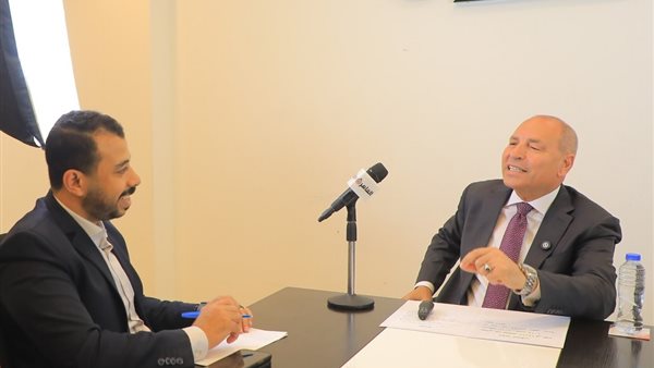 محافظ القاهرة خلال