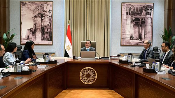 رئيس الوزراء يتابع