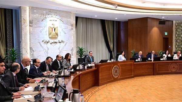 رئيس الوزراء يتابع