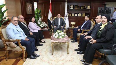 محافظ بني سويف يستقبل نائبة وزيرة التضامن ورئيس هيئة تعليم الكبار