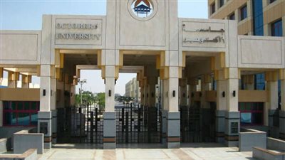 مشاجرة بين عدد من الطلاب بسبب فتاة في جامعة 6 أكتوبر