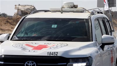 الصليب الأحمر يتسلم جثمان 15 أسيرا فلسطينيا.. والإجمالي يصل لـ165 منذ بدء الهدنة